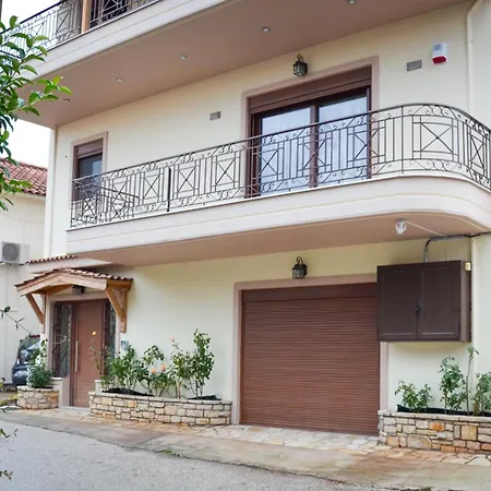 Gk アパート カラブリタ